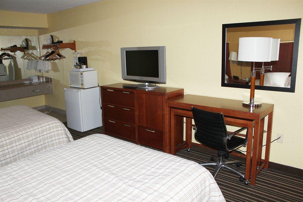 Days Inn Pigeon Forge South Exterior foto